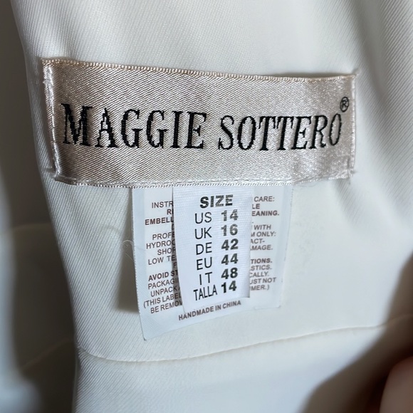 Wedding Dress- Maggie Soterro- size 14- white - Picture 6 of 6